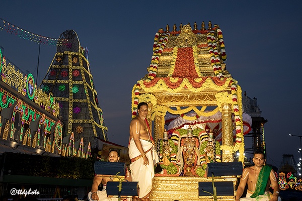 వైభవంగా శ్రీ కల్యాణ వేంకటరమణుడి రథోత్సవం